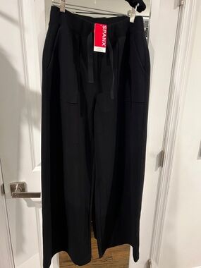 SPANX Air Essentials Black French Rib Wide-Leg Pull-On Pants with Pockets